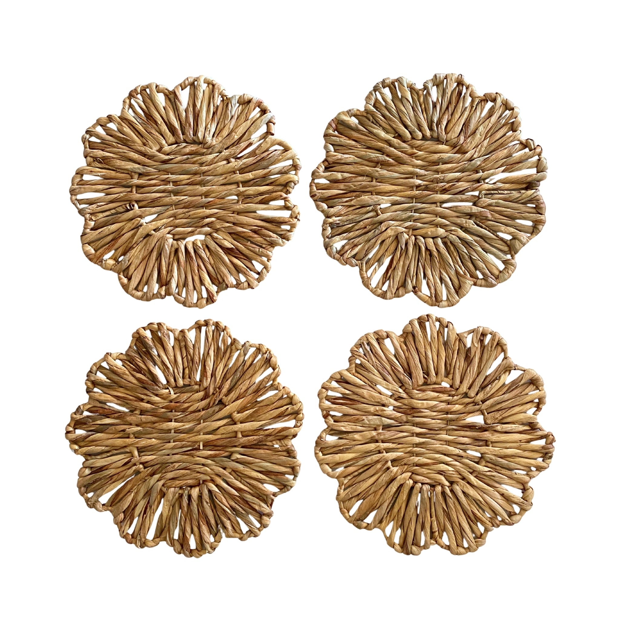 Natural Scallop Seagrass Placemat (Set of 4) - LUXE AND BEAU