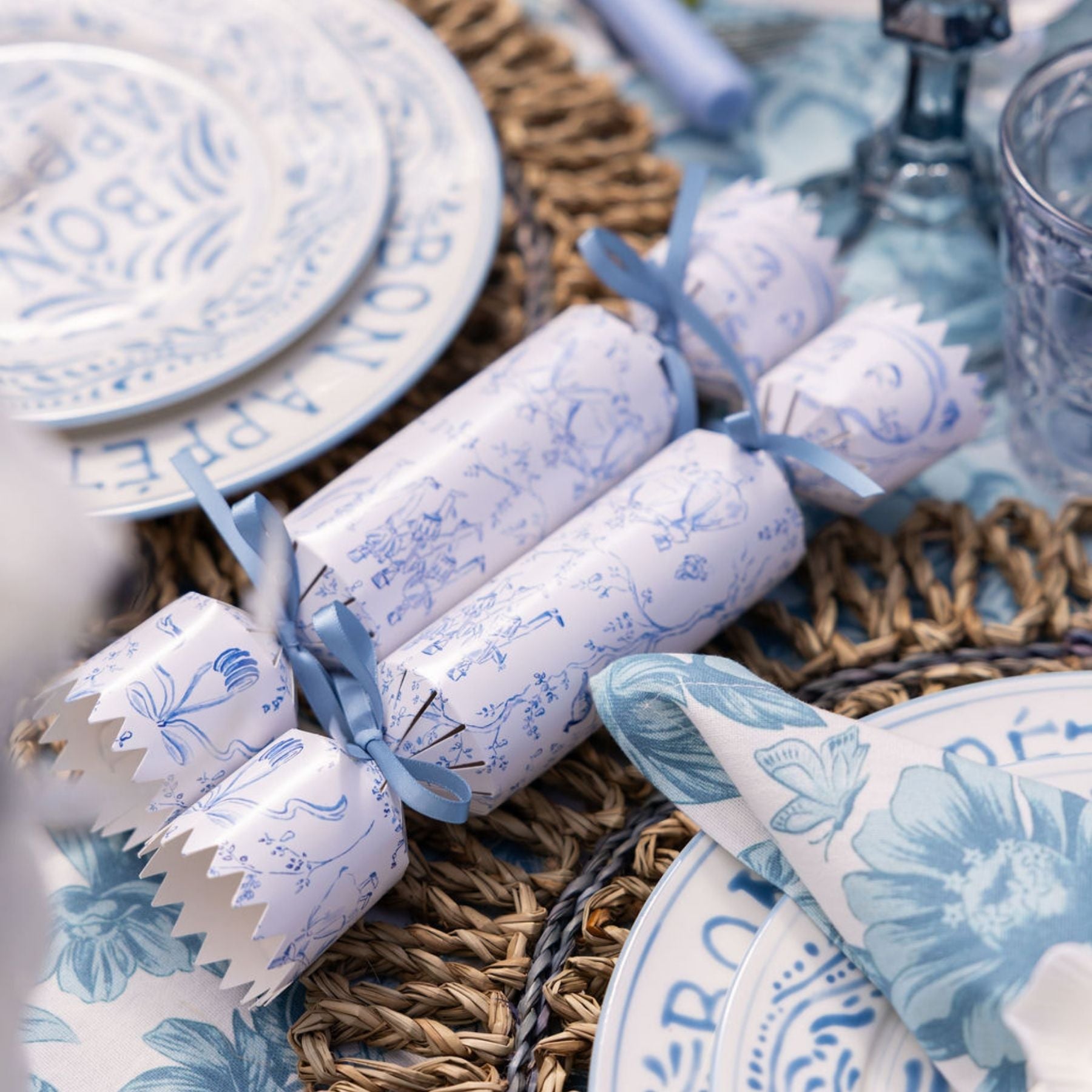 Blue and White Christmas Bon Bons (Set of 8) - LUXE AND BEAU