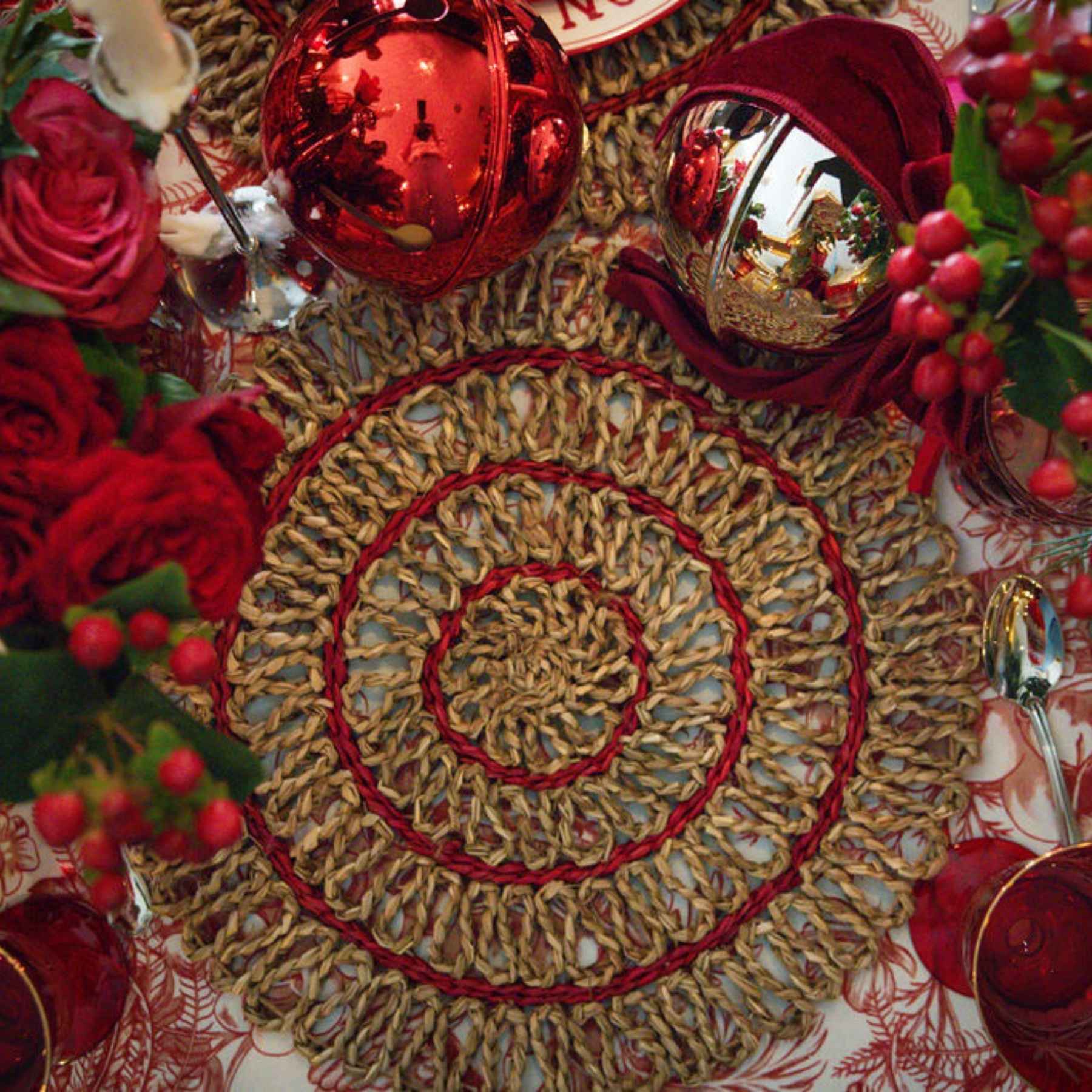 Red Seagrass Placemats (Set of 4) - LUXE AND BEAU