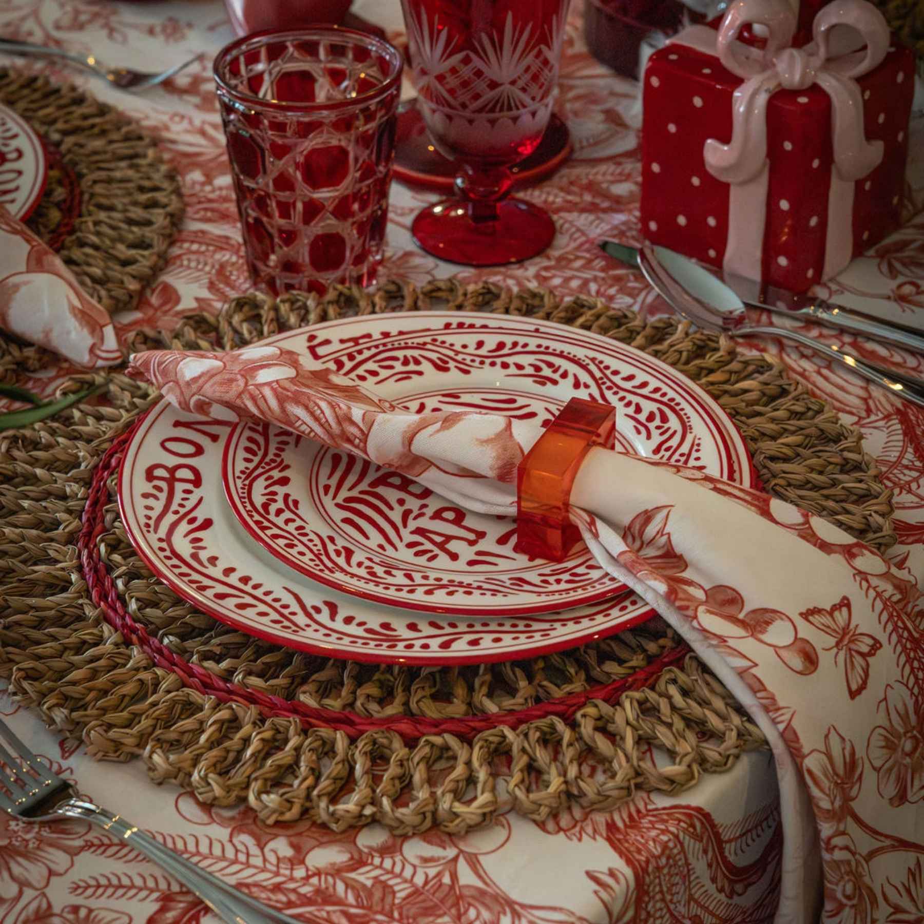 Red Seagrass Placemats (Set of 4) - LUXE AND BEAU