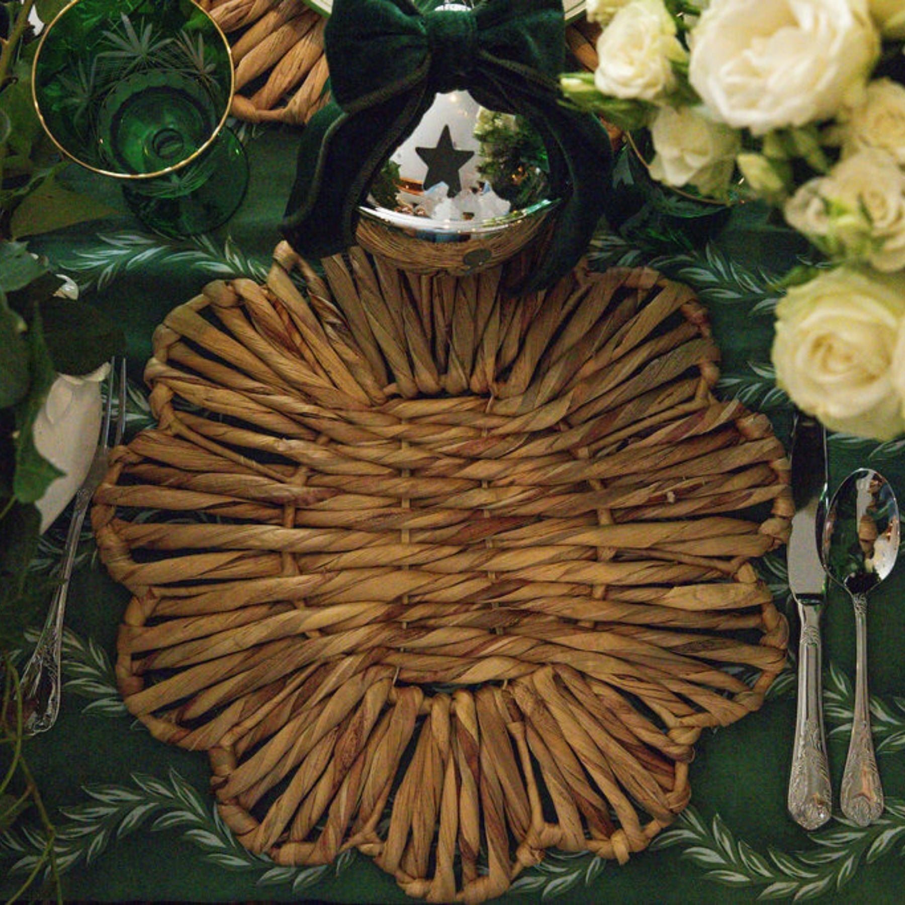 Natural Scallop Seagrass Placemat (Set of 4) - LUXE AND BEAU