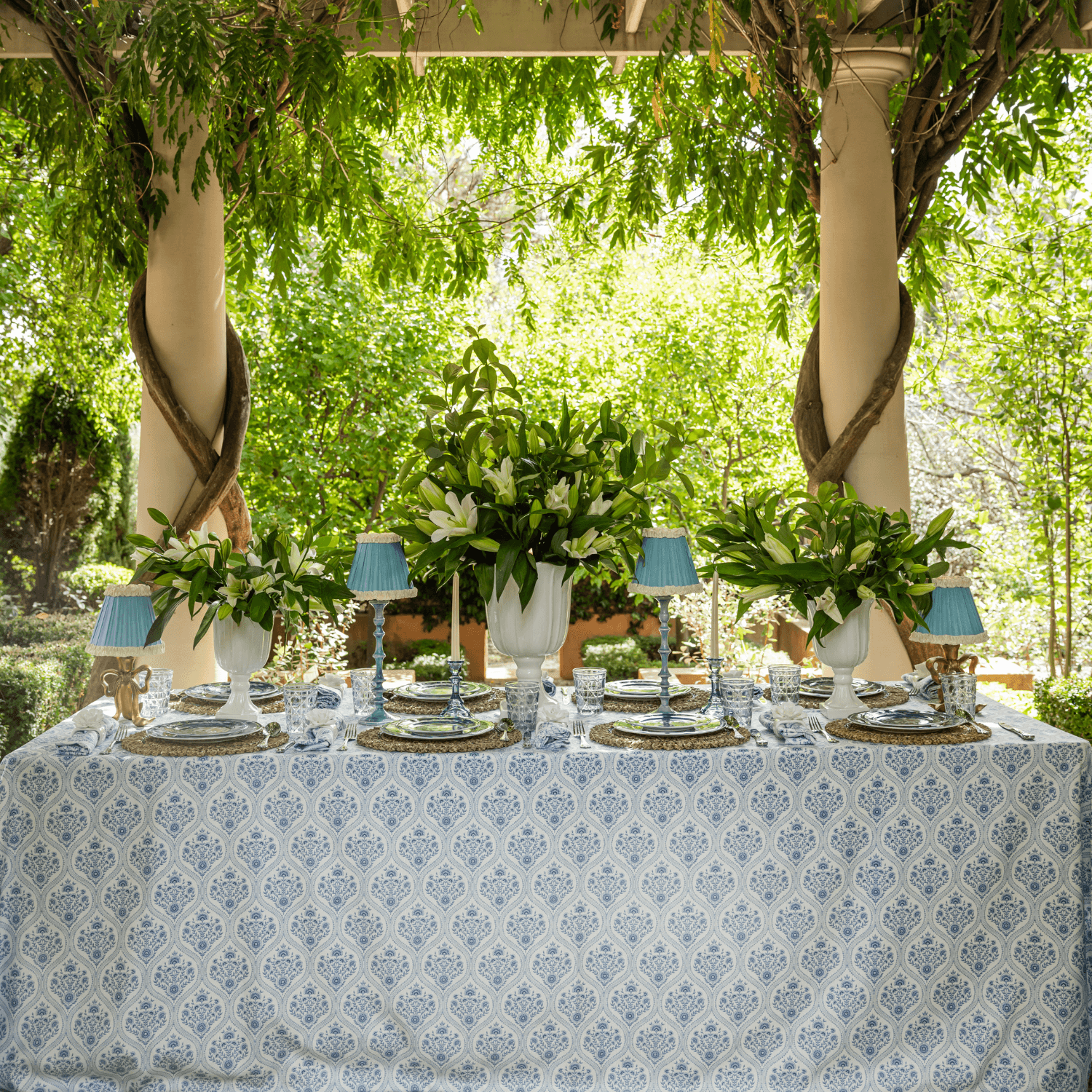 Blue Willow Trellis Table Cloth - LUXE AND BEAU