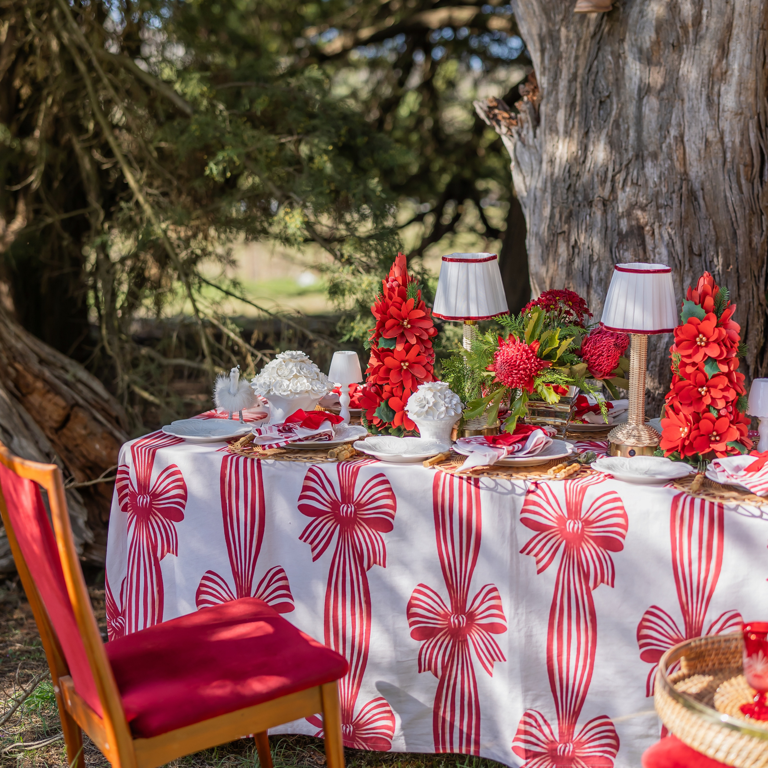 Red Bow Table Cloth - LUXE AND BEAU