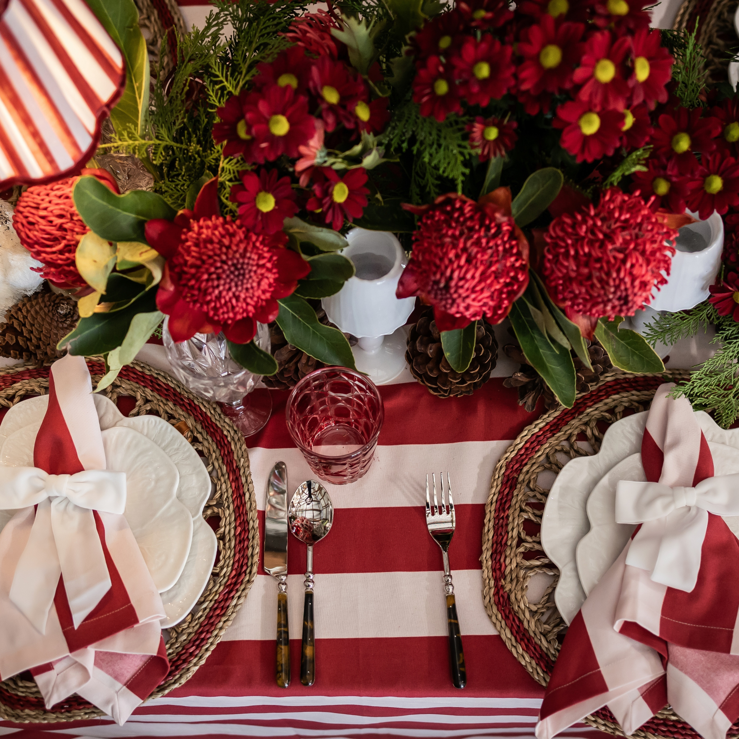 Ruby Octagon Seagrass Placemat (Set of 4) - LUXE AND BEAU