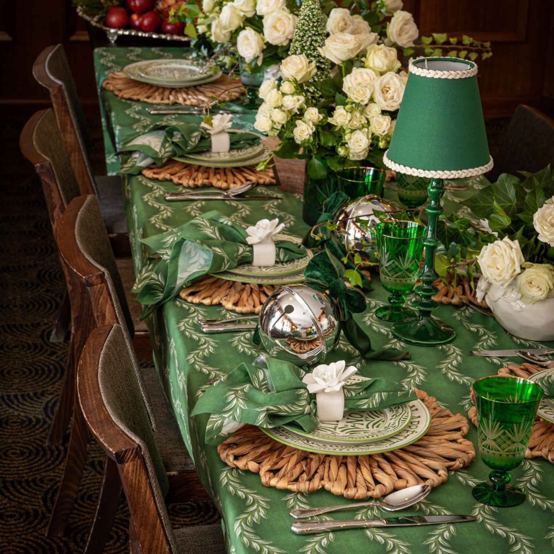 Verdant Green Vine Table Cloth - LUXE AND BEAU