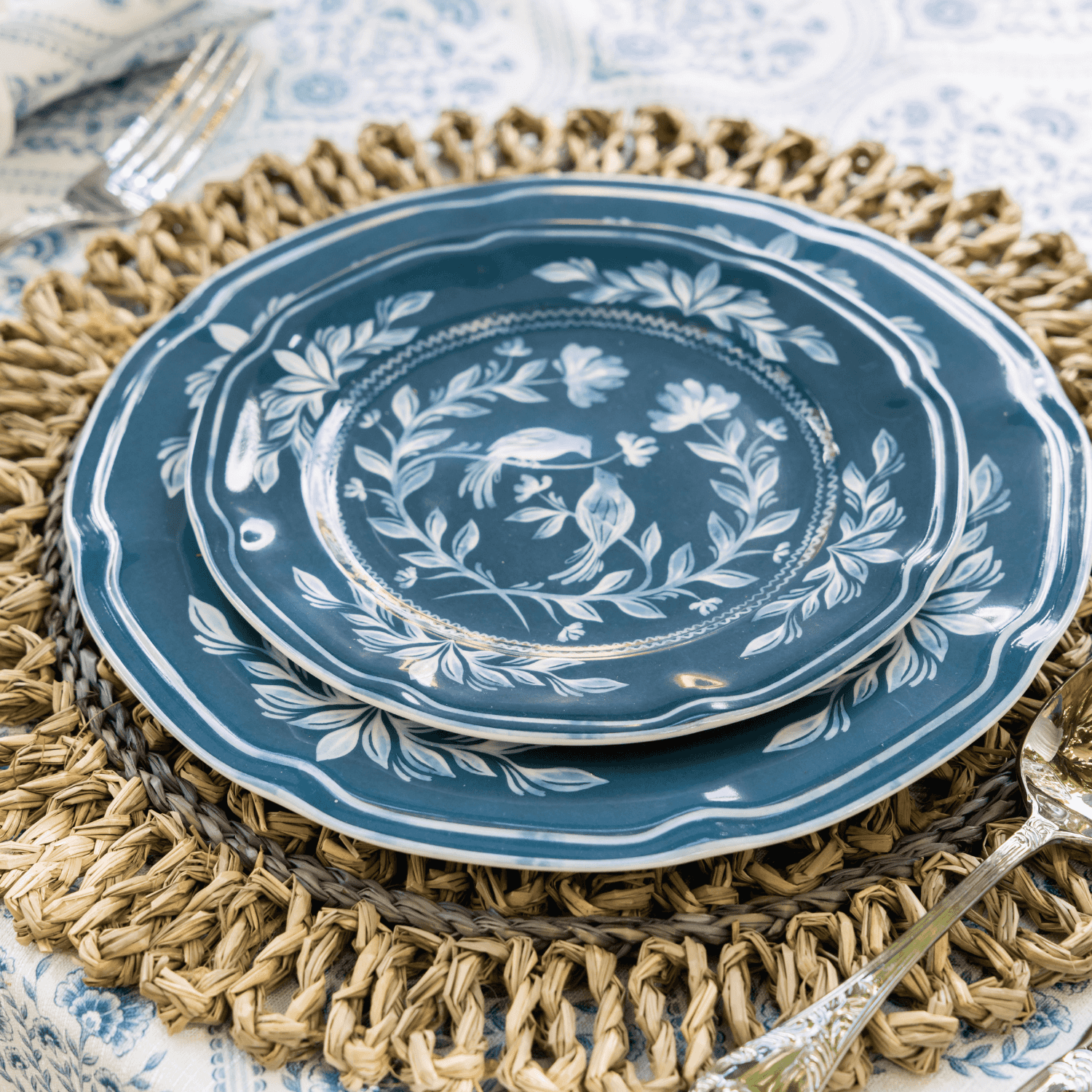 Chinoiserie Blue and White Dinner Plate - LUXE AND BEAU