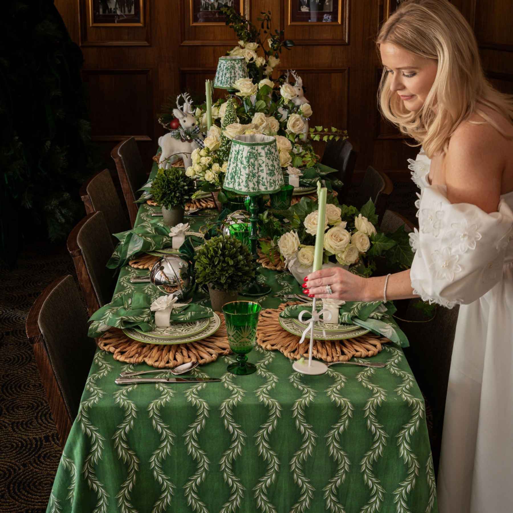 Verdant Green Vine Table Cloth - LUXE AND BEAU