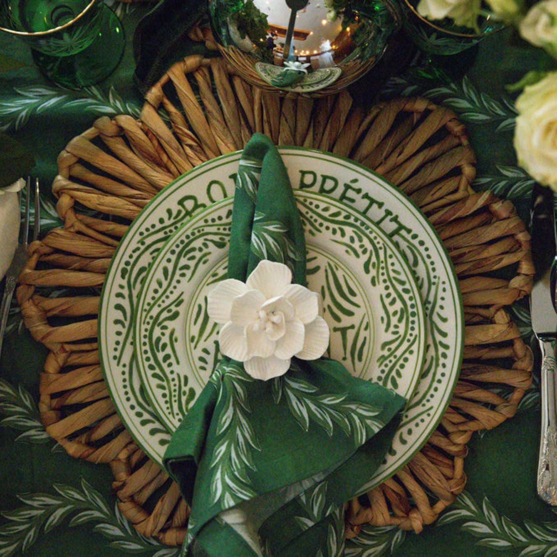 Green Bon Appetit Dinner Plate - LUXE AND BEAU