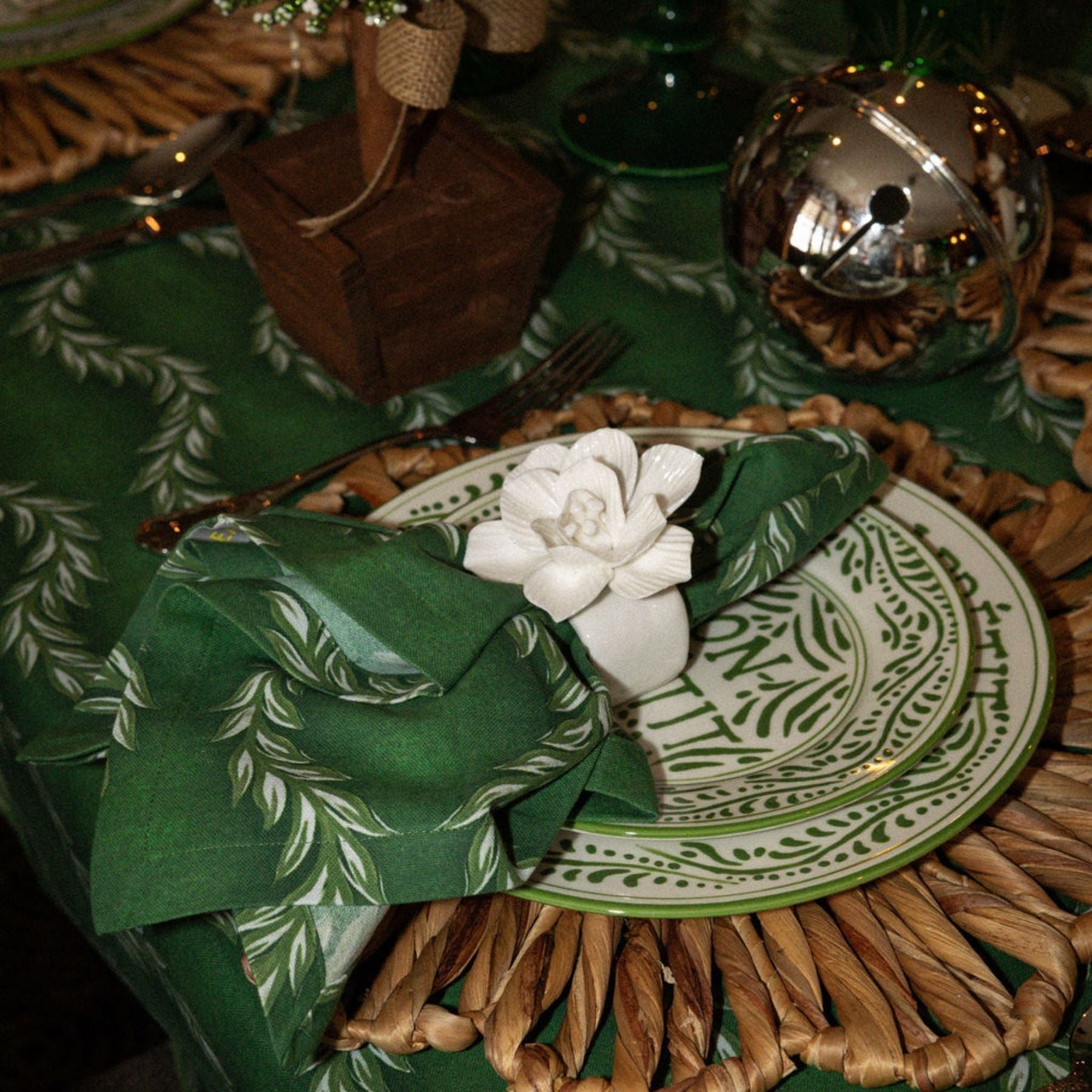 Verdant Green Vine Napkins (Set of 4) - LUXE AND BEAU