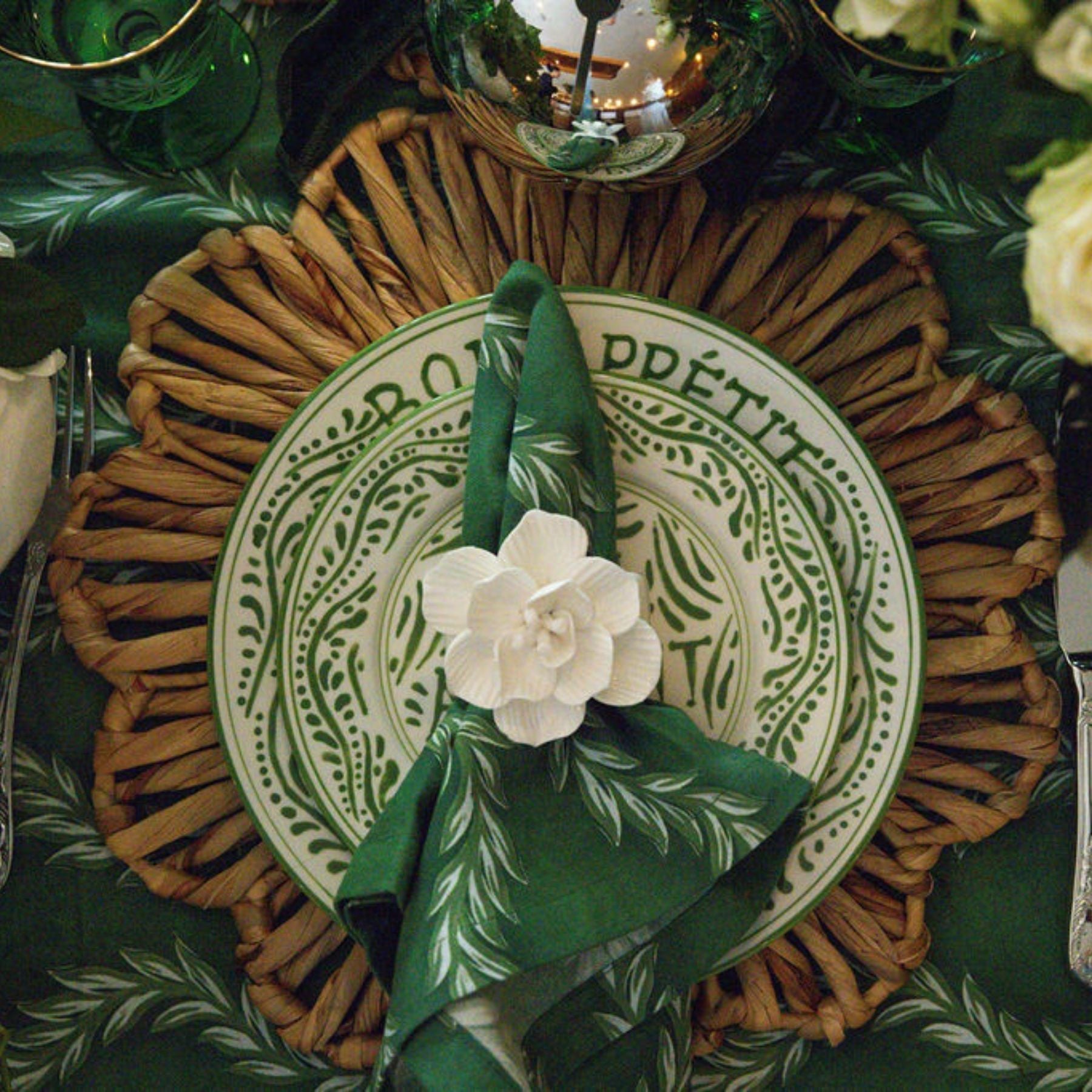 Verdant Green Vine Napkins (Set of 4) - LUXE AND BEAU