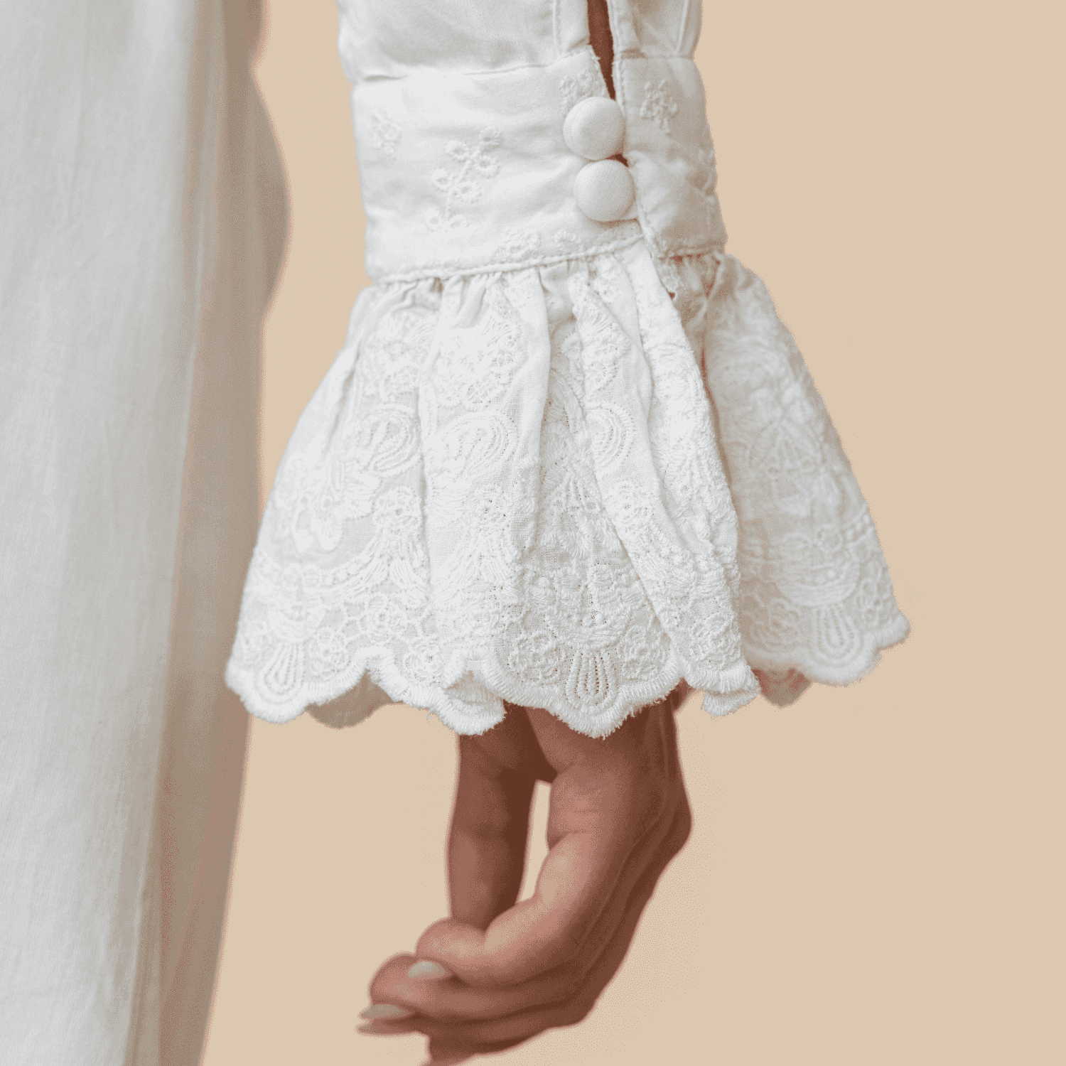Cloud Dancer Heirloom Lace Robe - LUXE AND BEAU