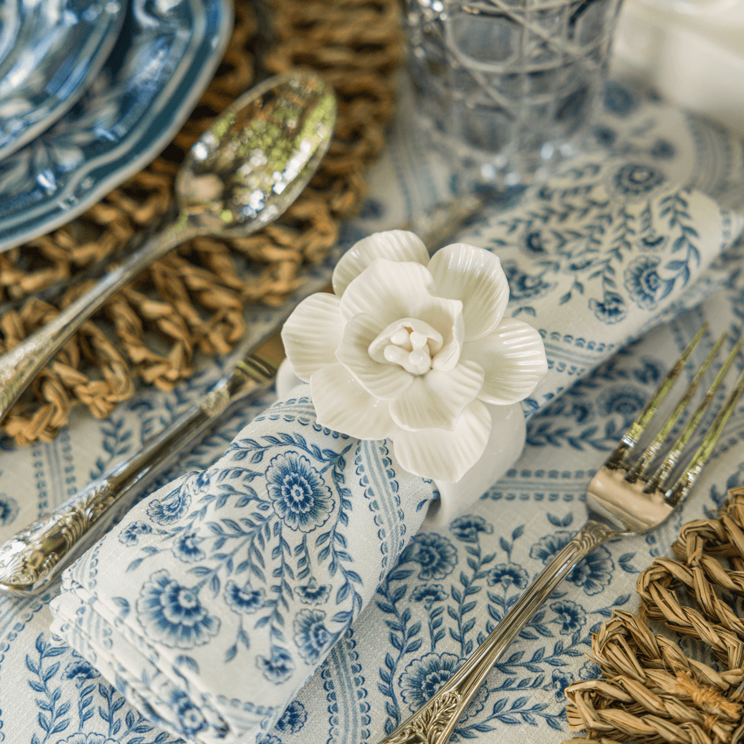 Blue Willow Trellis Napkins (Set of 4) - LUXE AND BEAU