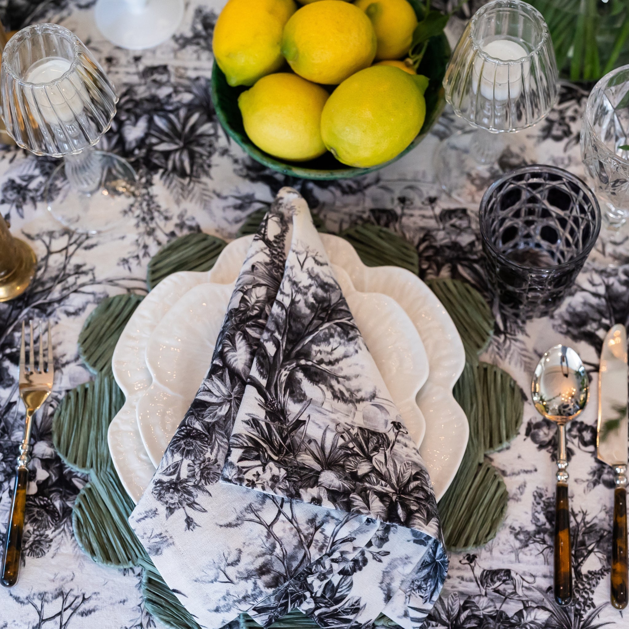 White Cabbage Dinner Plate - LUXE AND BEAU