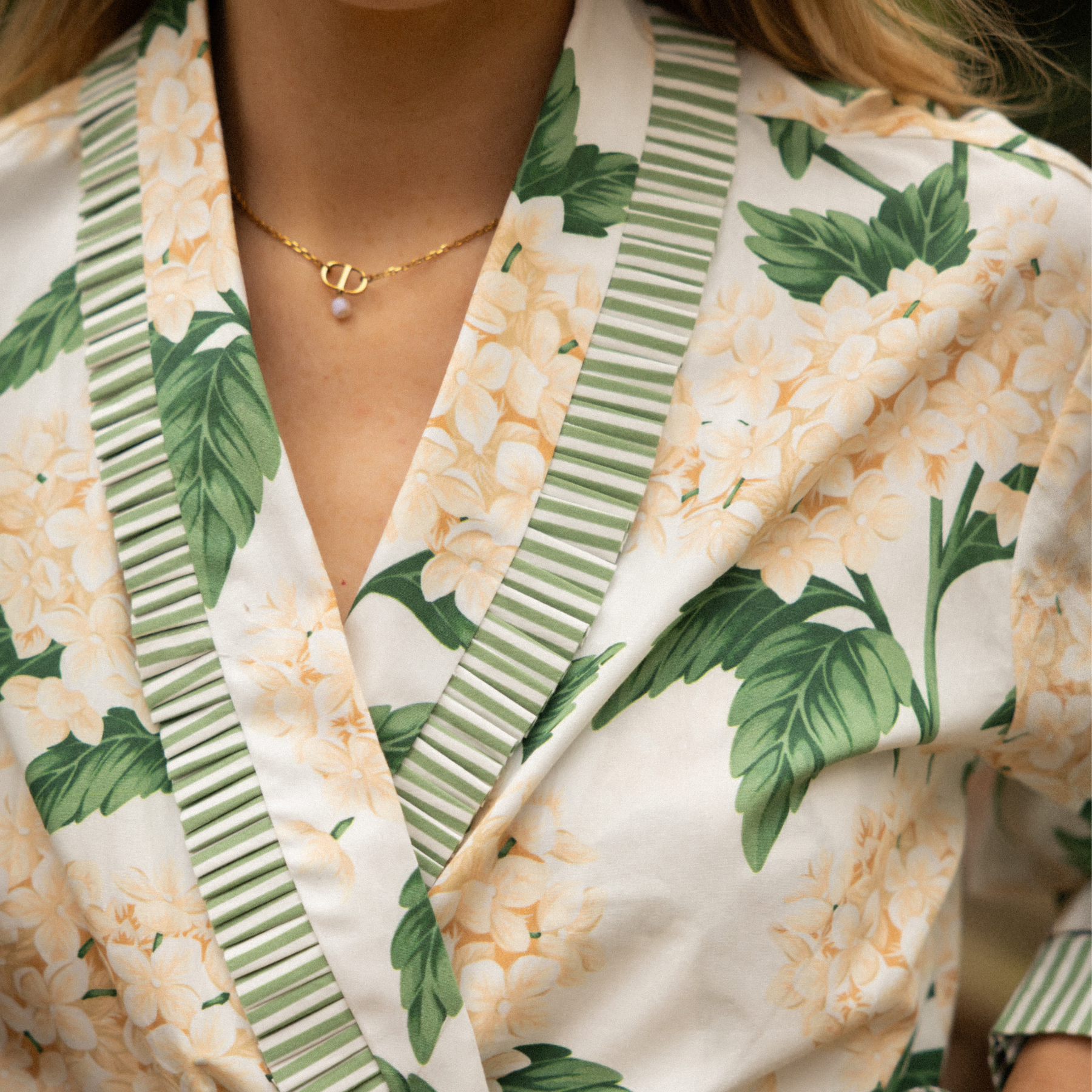 Cream Hydrangea Robe - LUXE AND BEAU
