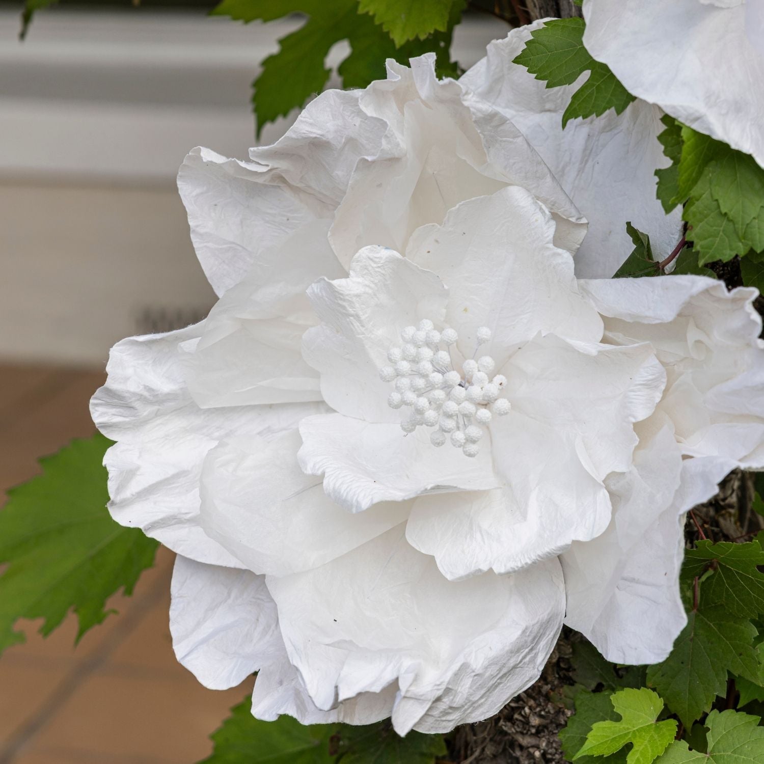 White Bell Flower - LUXE AND BEAU