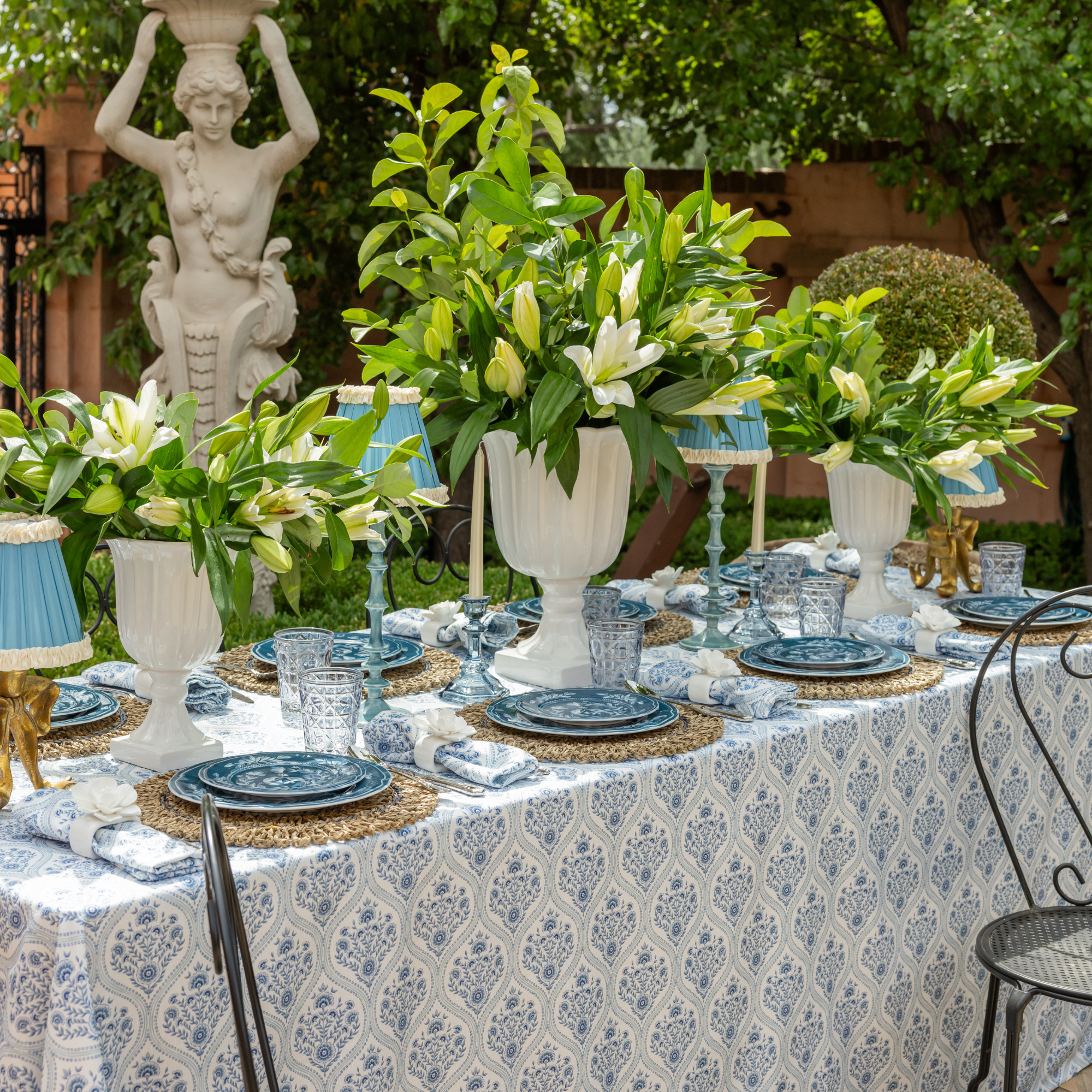 Blue Willow Table Cloth + 8 Napkins - LUXE AND BEAU