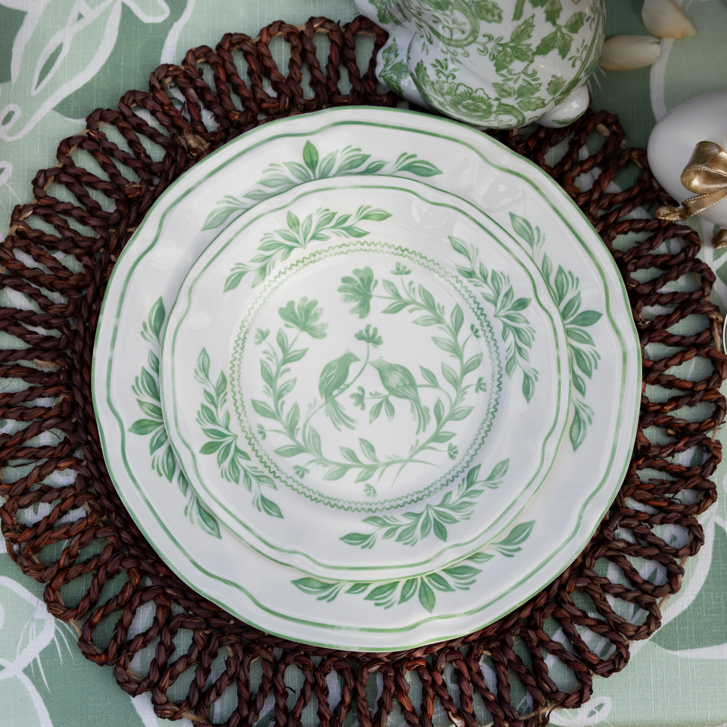 Chinoiserie White and Green Starter Plate - LUXE AND BEAU